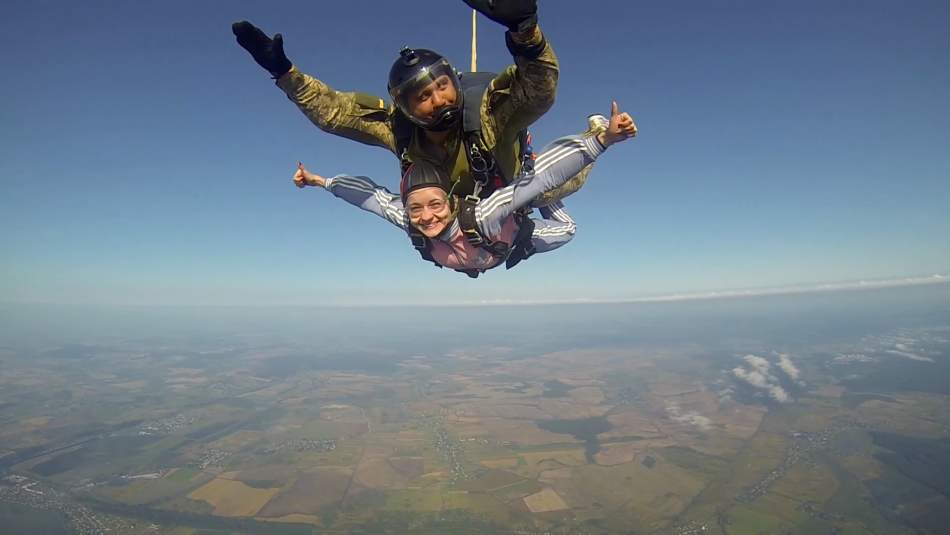Прыжок с парашютом в тандеме с инструктором во Львове