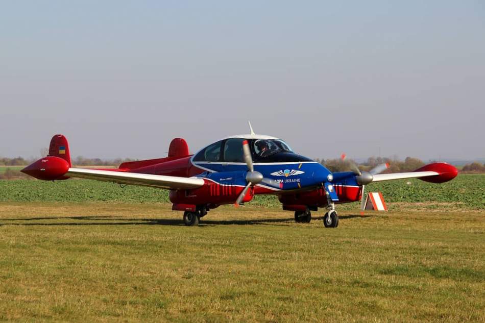 Політ у Львові на літаку Morava L-200D на чотирьох