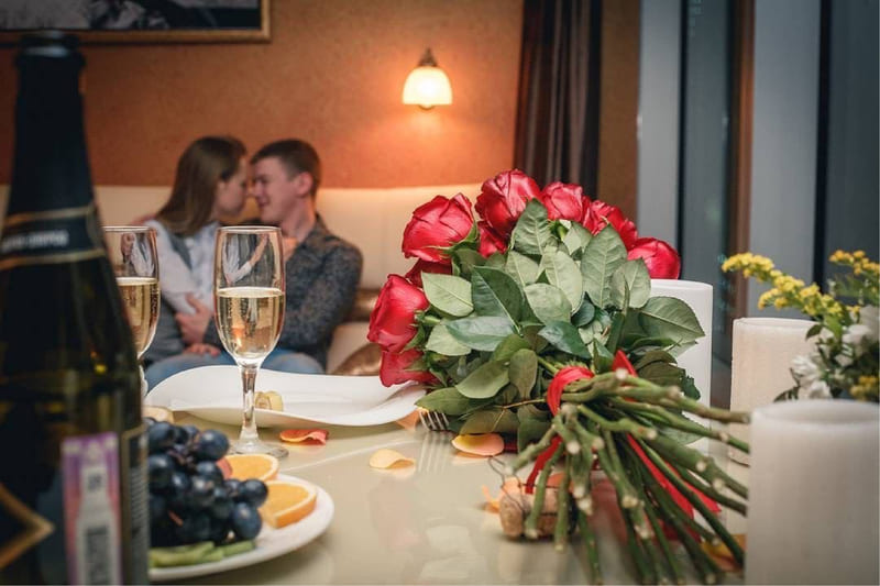 Романтичне побачення в готелі в Кам’янець-Подільському