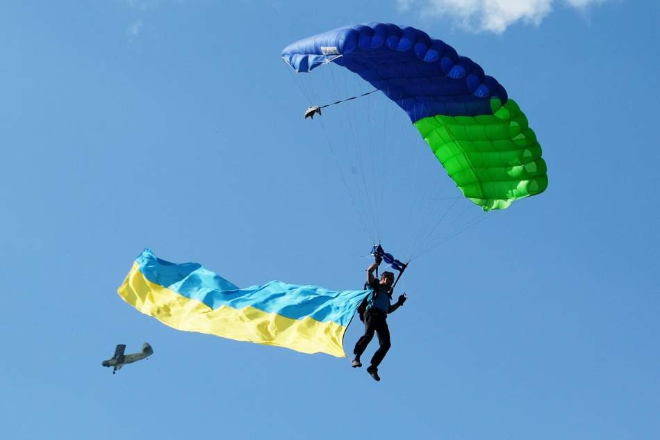 Самостоятельный прыжок с парашютом STATIC-LINE во Львове
