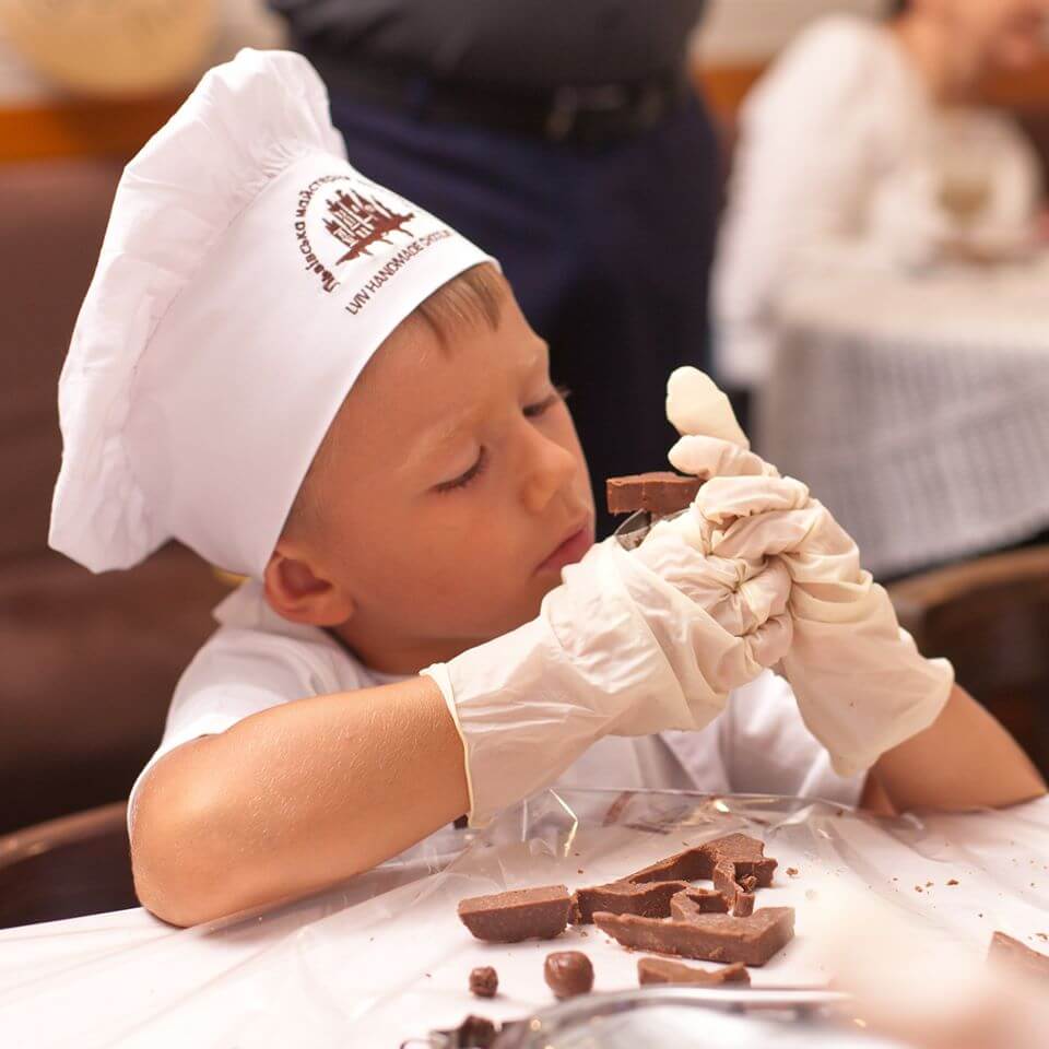 Дитячий майстер-клас з виготовлення цукерок