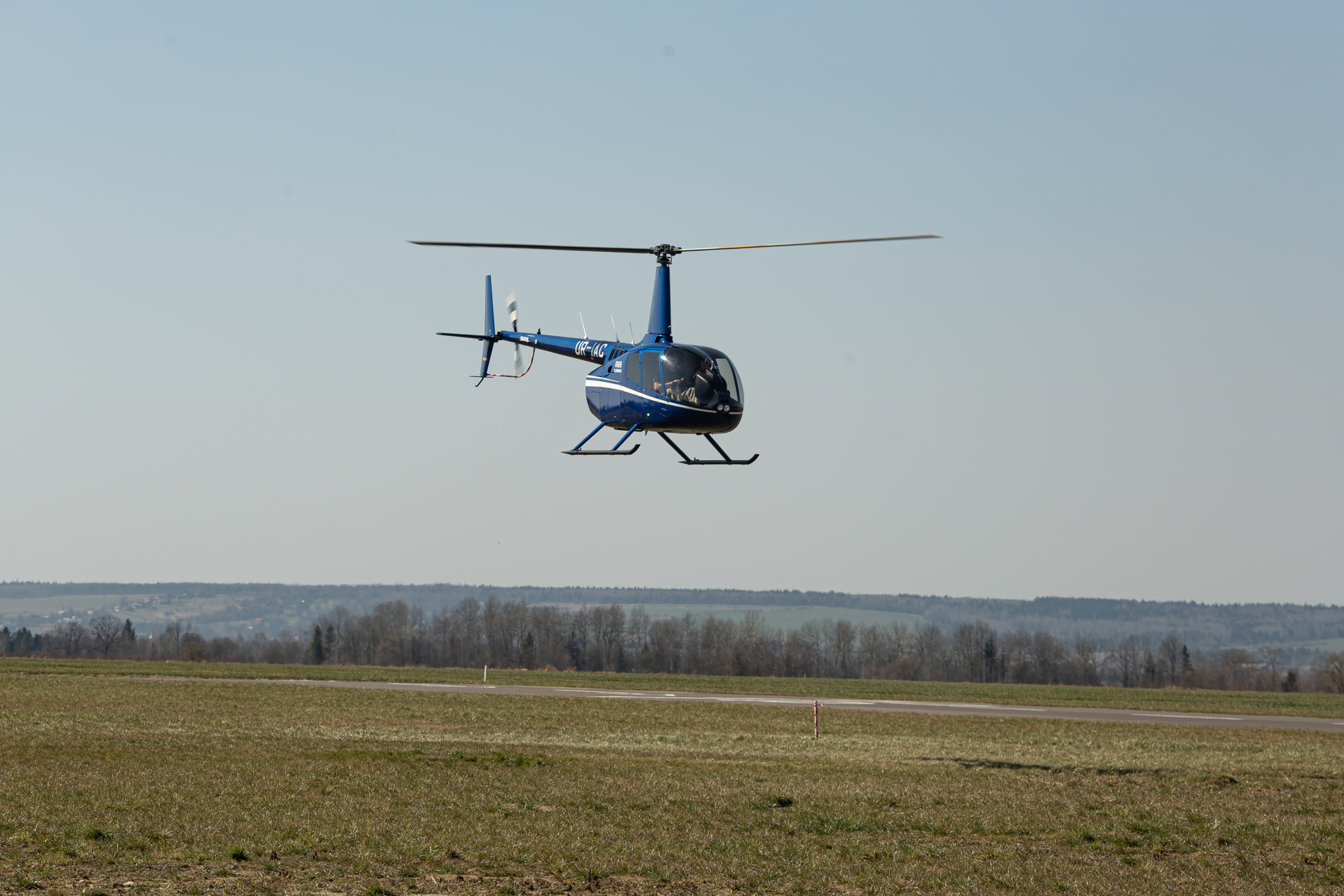 Полет над Говерлой на вертолете Robinson R44