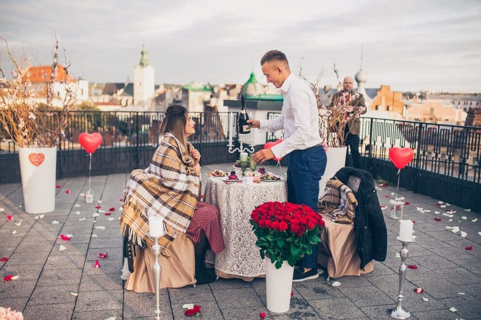 Романтичне побачення на даху у Львові