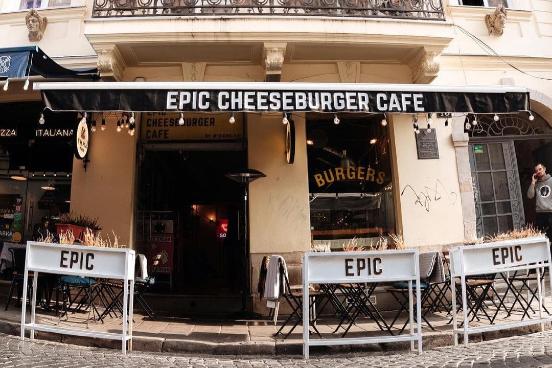 Бургер-день в Epic Cheeseburger Cafe