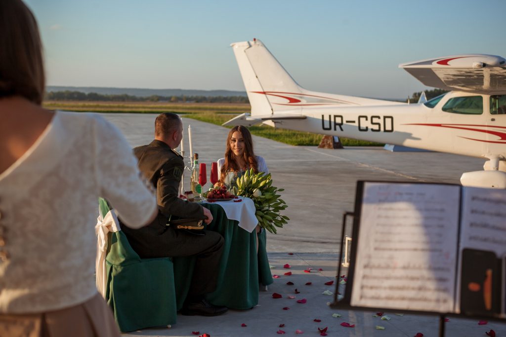 Романтичне побачення з польотом на літаку в Івано-Франківську