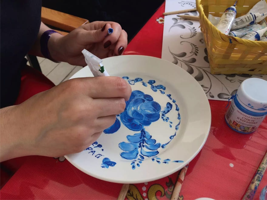 Роспись стеклянной посуды или керамики