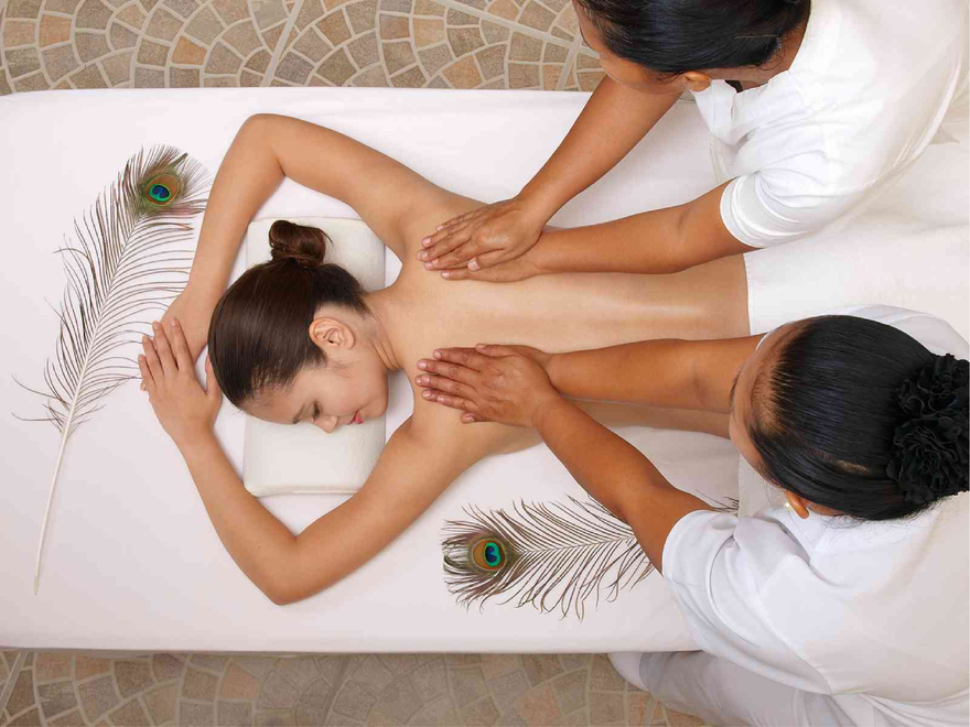 Релакс масаж з арома-маслом в 4 руки в “Релакс Центр”