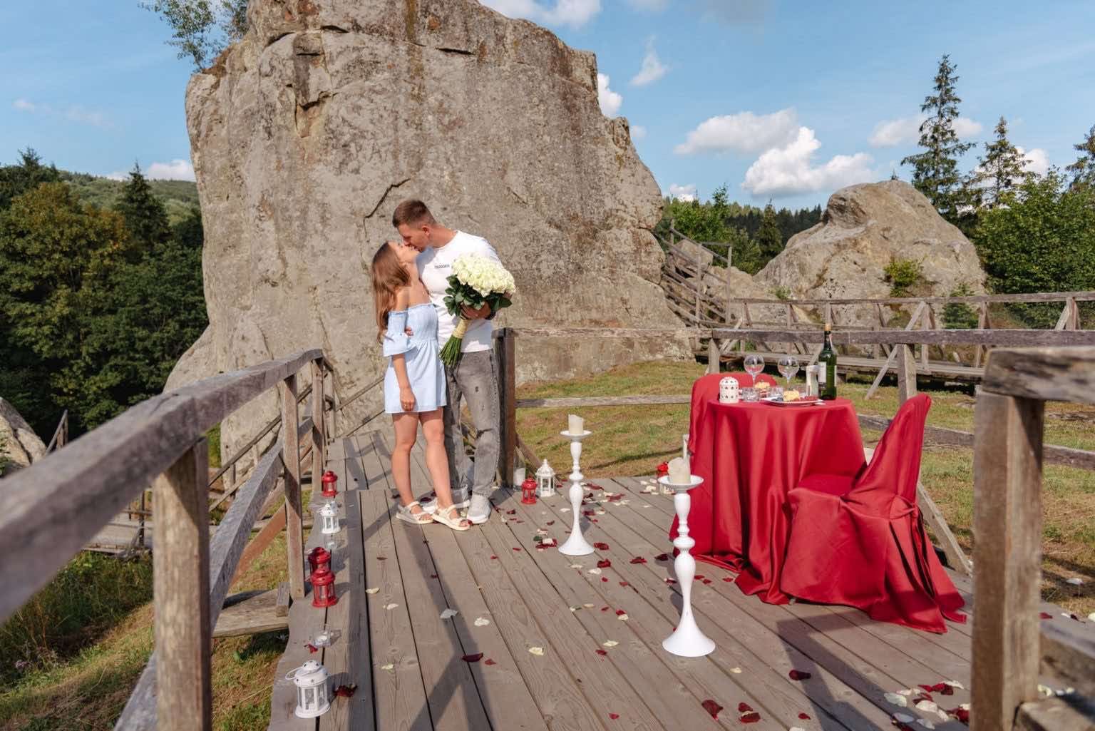 Романтичне побачення на Урицьких скелях