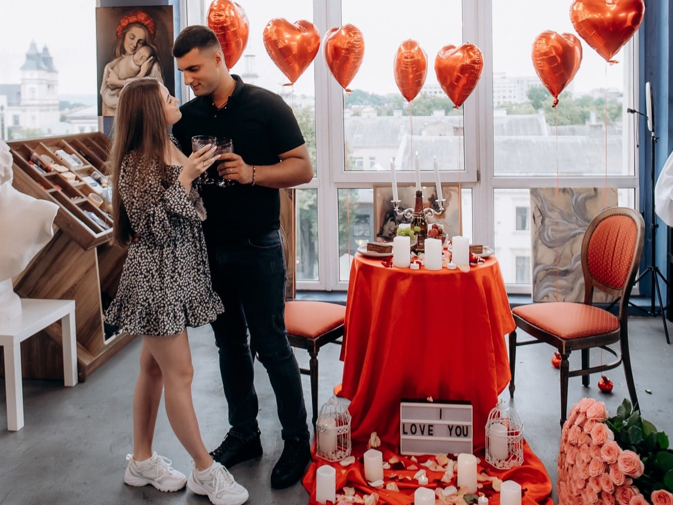Романтичне побачення в галереї у Івано-Франківську