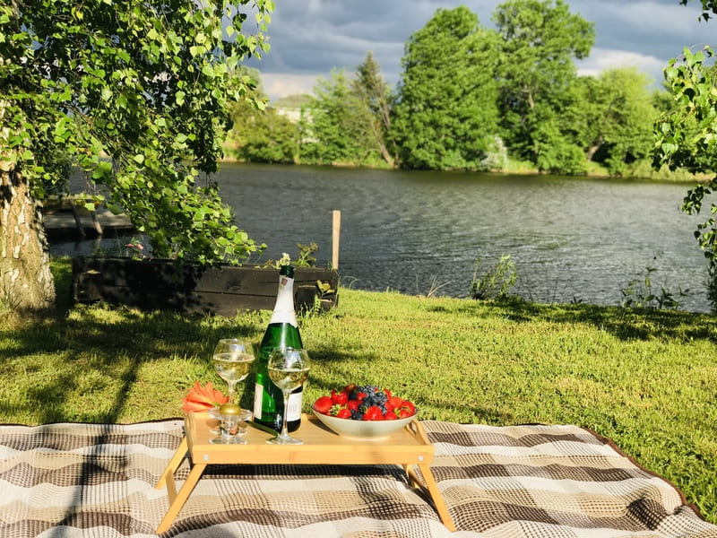 Відпочинок в котеджі на березі озера «Перлина Буковини»