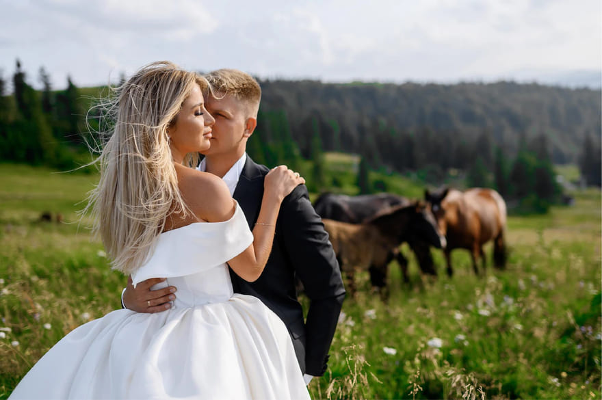 Романтическая фотосессия на лошадях для двоих