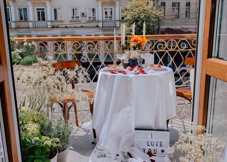 Романтичне побачення в Вінниці на центральному балконі
