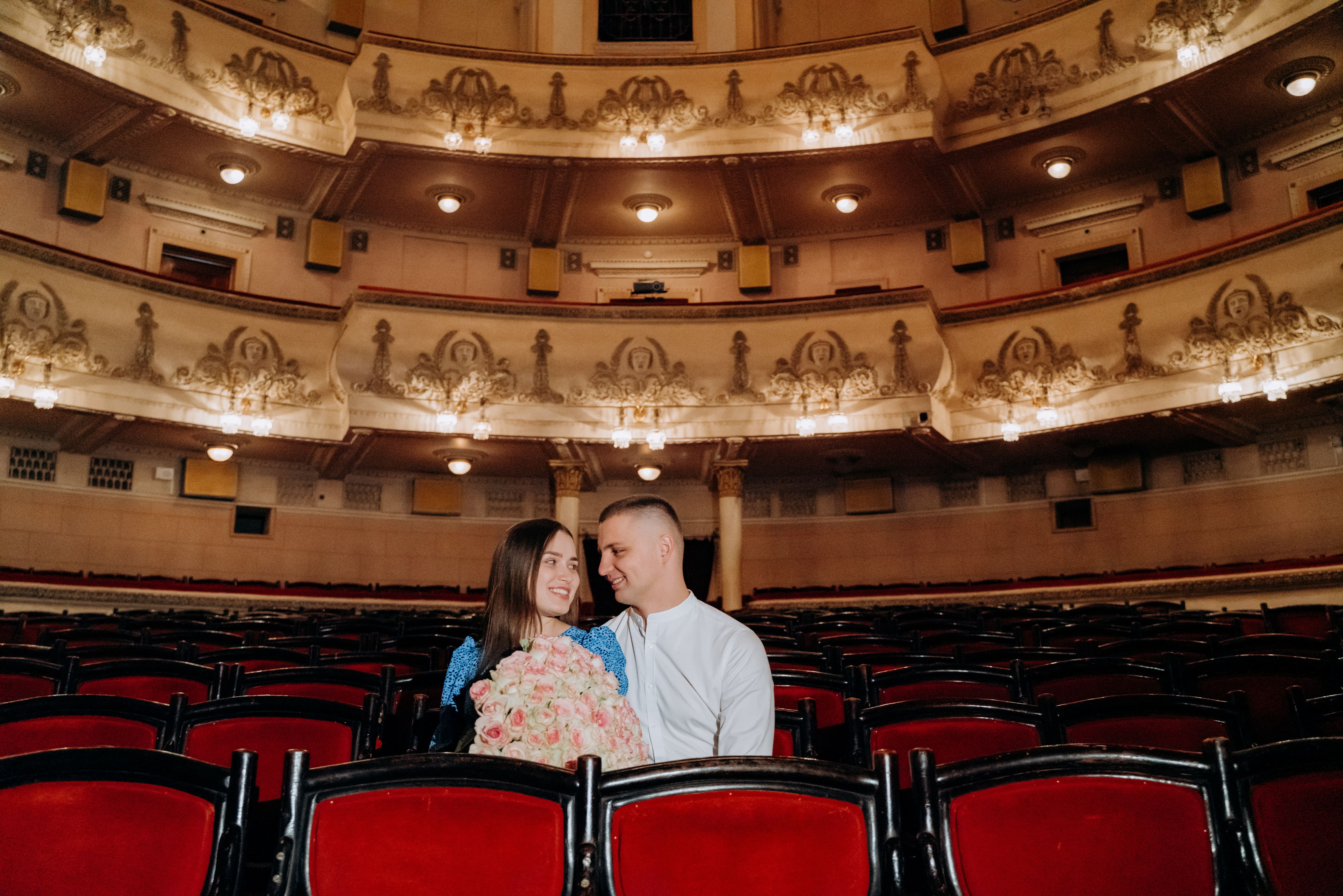 Романтическое свидание в театре в Тернополе