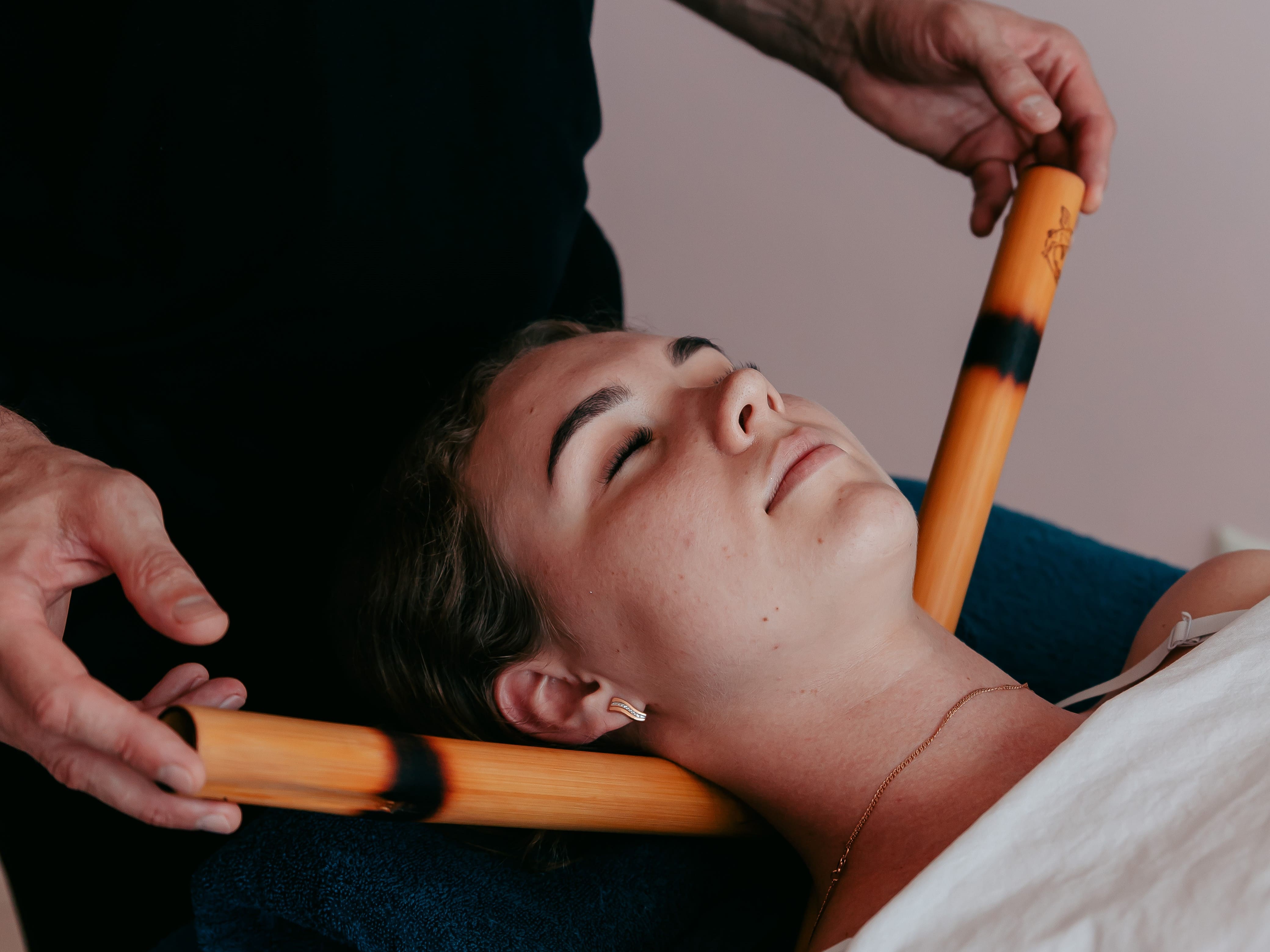 Креольський масаж бамбуковими паличками у SPA Relax