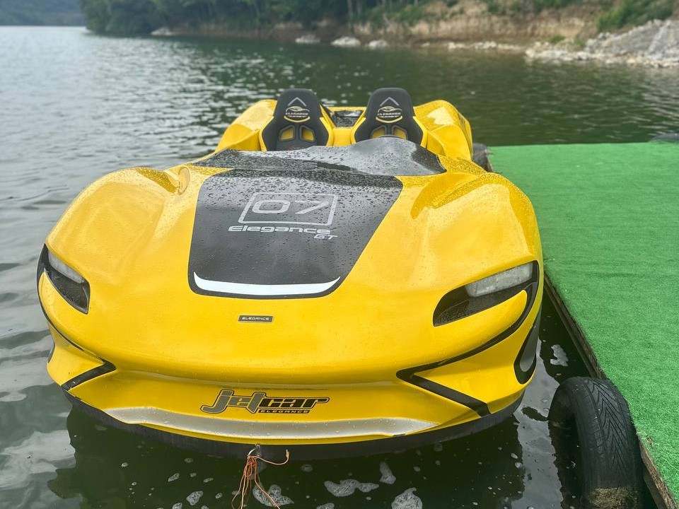 Катання на JetCar